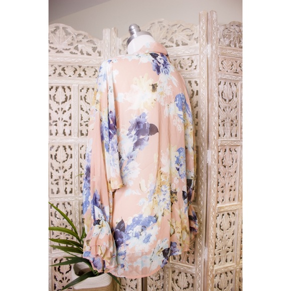 Floral tie front blouse - Picture 11 of 16